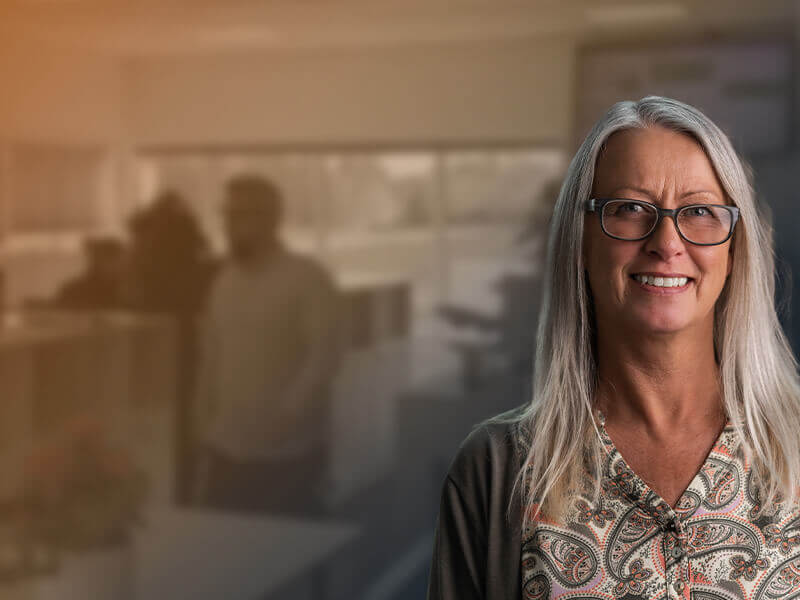 Banner featuring a smiling customer support representative promoting AIR SUPPORT's service.